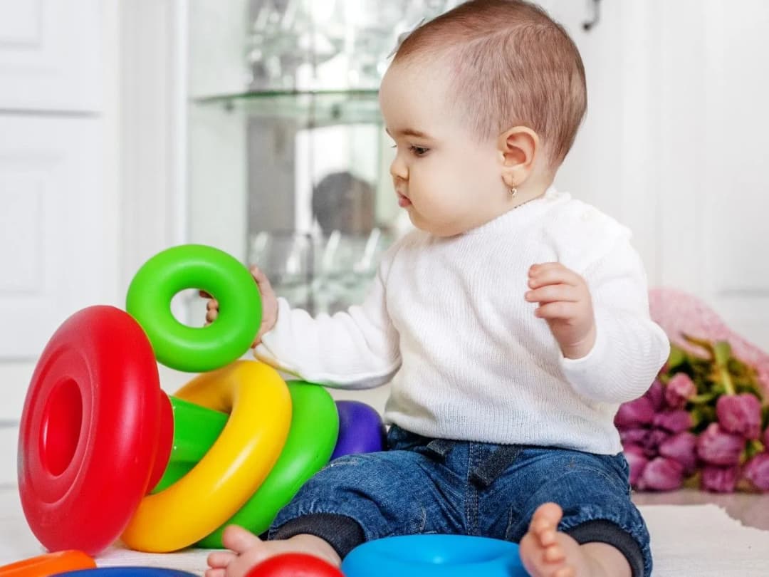 Najlepsze pomysły na prezent dla półrocznego dziecka, które zachwycą