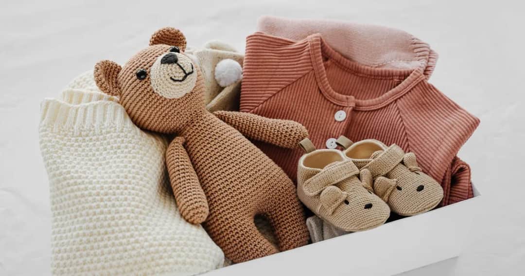 Co kupić noworodkowi na prezent? Najlepsze pomysły na wyjątkowe upominki
